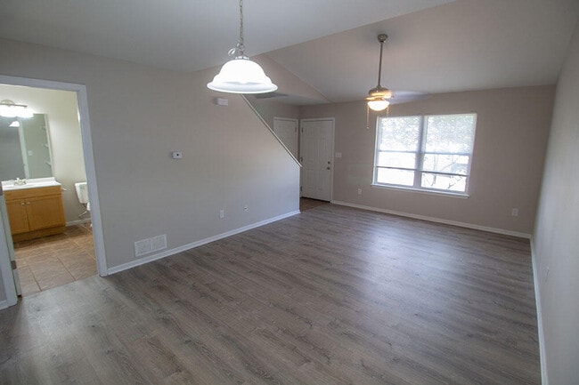 Foto del edificio - 1401 Bodie Dr