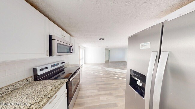 Building Photo - 5246 Devron Dr