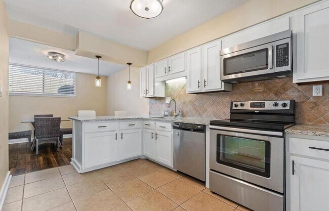 Building Photo - 102 Cambrian Way