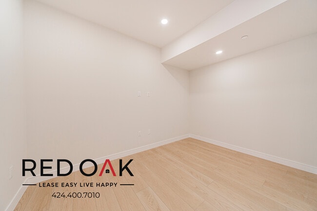 Foto del edificio - 5320 Cartwright Ave