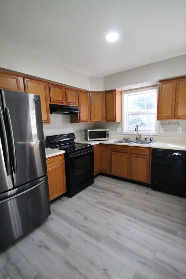 Foto del edificio - Exclusively Offered by Muse Realty Rentals...