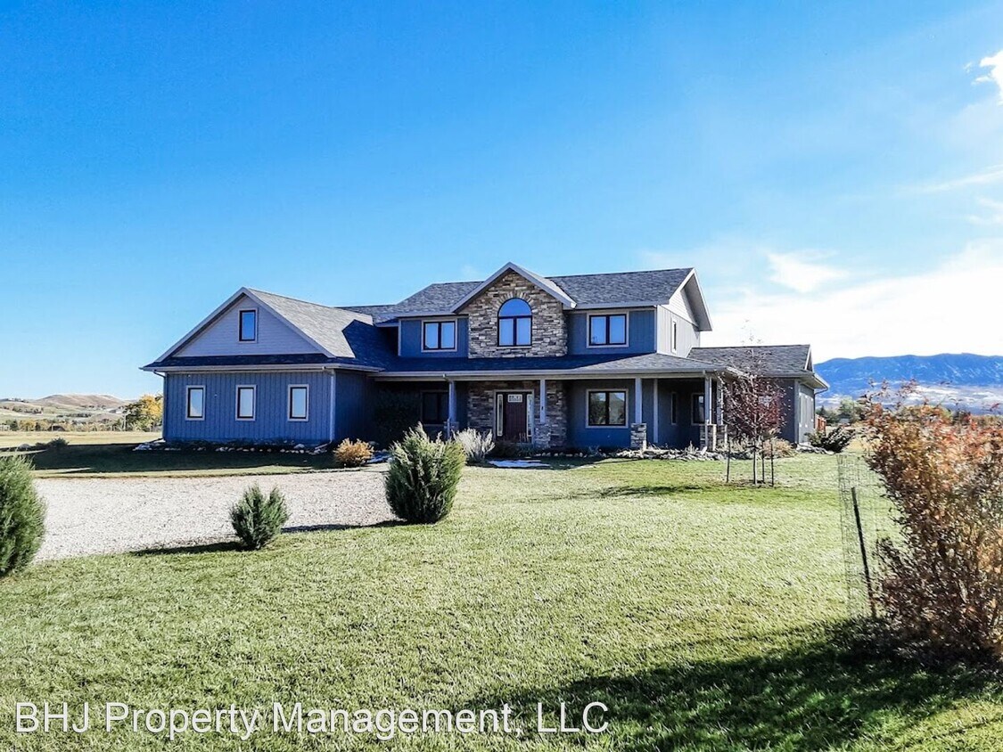 Primary Photo - 5 br, 2.5 bath House - 8 Sandstone Cr