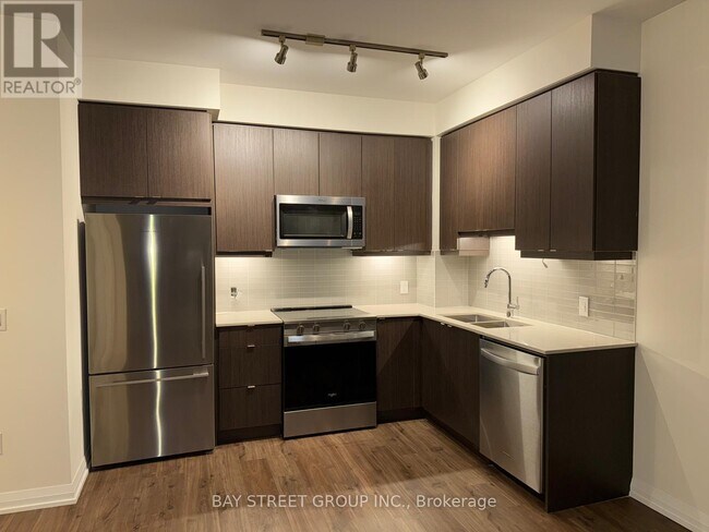 Building Photo - 3270 Sheppard Ave E