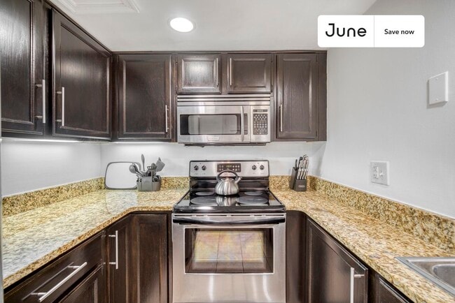 Photo - 1843 Burke St SE Apartment