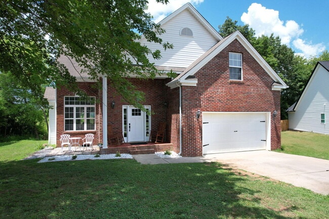 Foto del edificio - 3120 Pin Oaks Cir NE