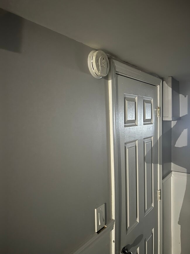 Building Photo - 7914 S Champlain Ave