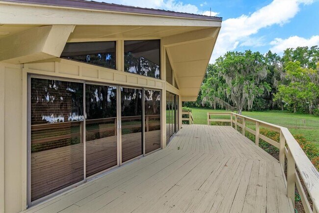 Building Photo - 8728 FL-33