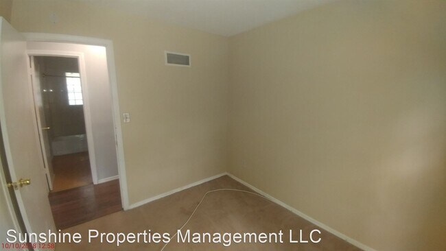 Building Photo - 3 br, 1.5 bath House - 11938 smalley ave