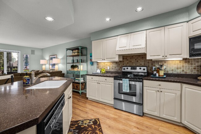 Foto del edificio - 1750 E Lakeshore Dr