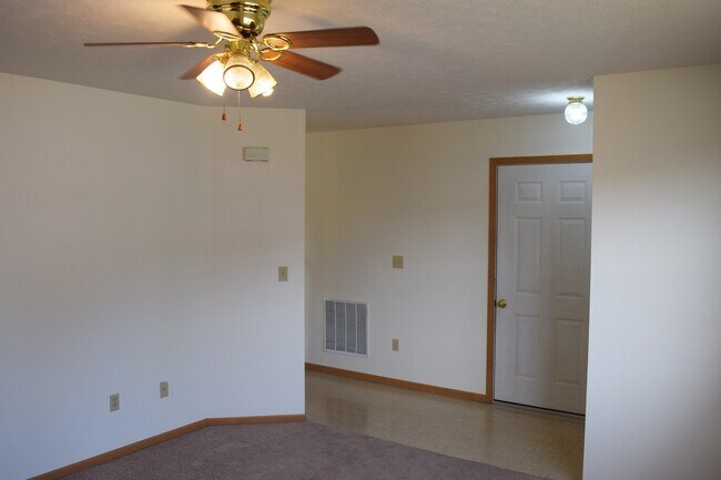 Foto del edificio - Spacious 3 bedroom, 2 bathroom duplex!