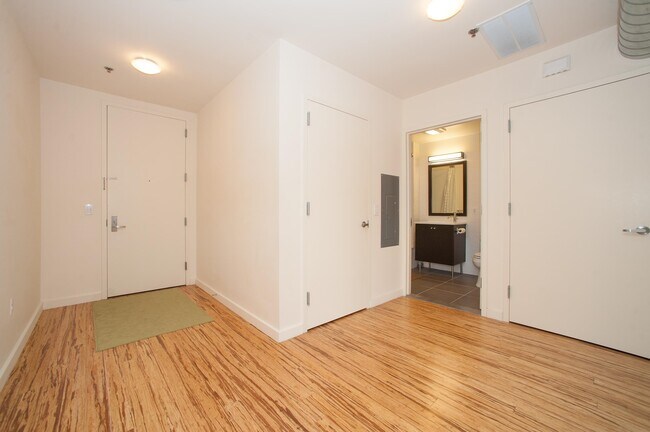 Building Photo - 232 Pavonia Ave