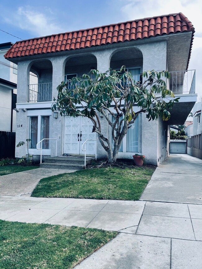 Building Photo - 114 S Irena Ave