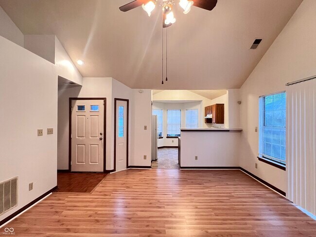 Building Photo - 4923 Peony Pl