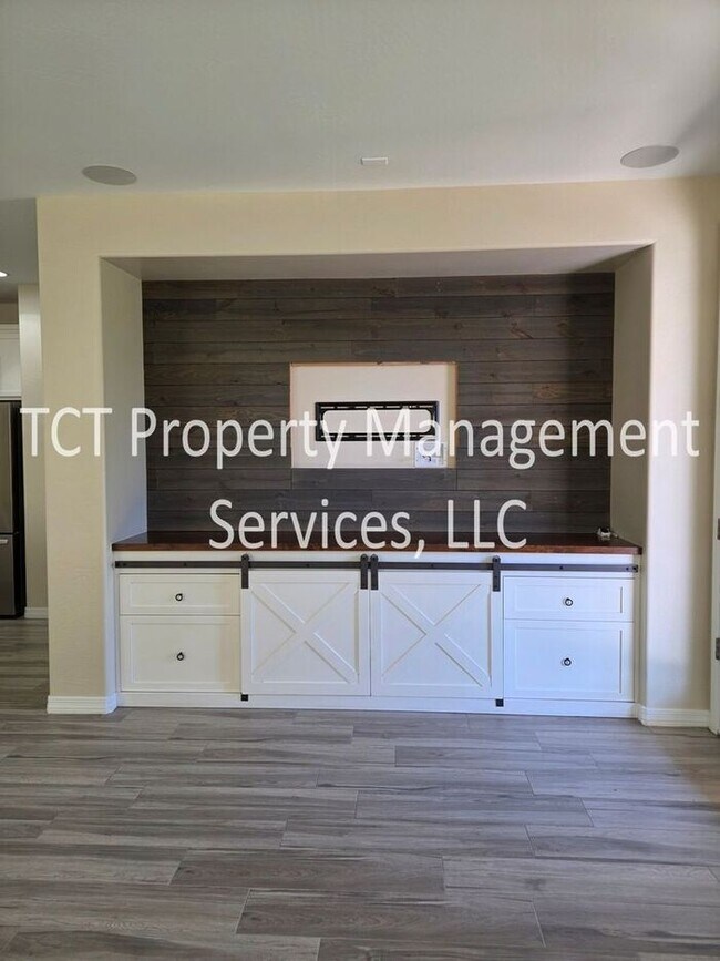 Building Photo - Great 4 Bedroom Home In Langley Gateway Estates!