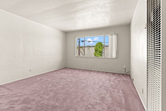 Foto del edificio - Cozy 2-Bed Oakland Apartment: San Leandro ...