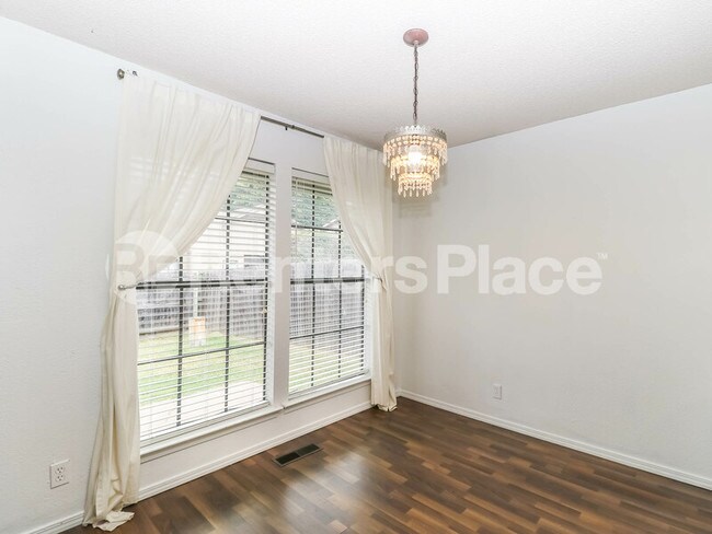 Foto del edificio - 9132 S Maplewood Ave