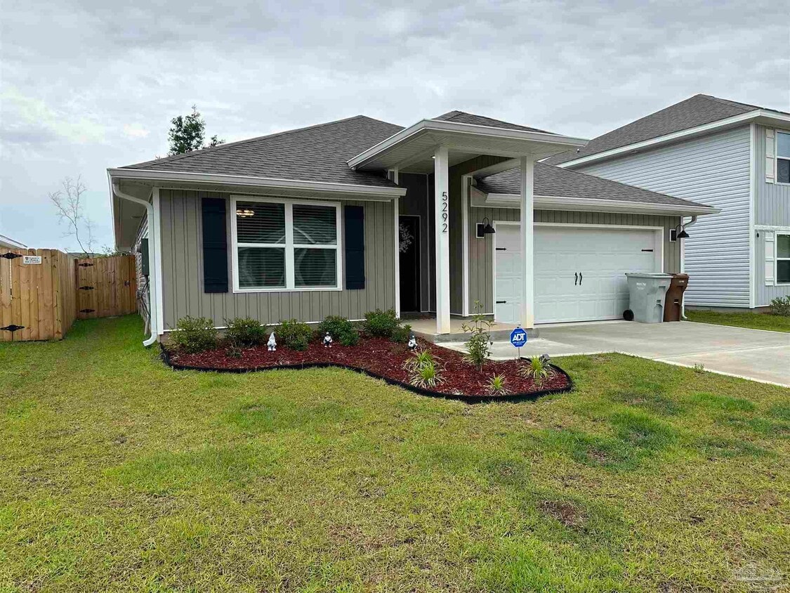 Primary Photo - 5292 Peach Dr