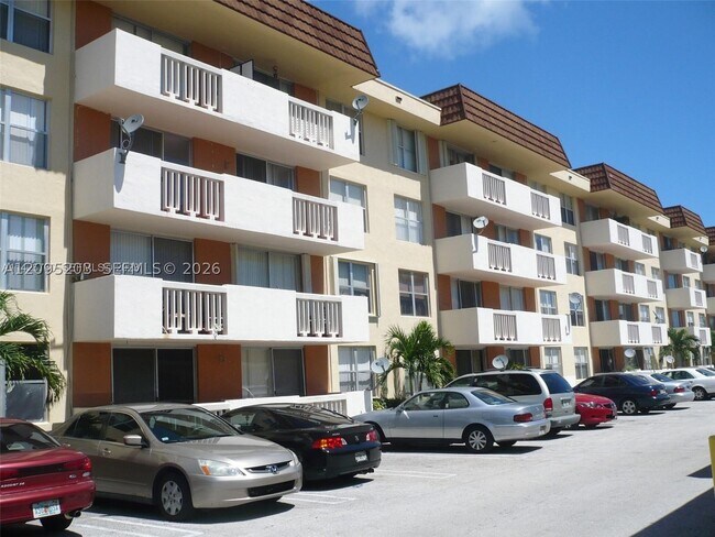 Building Photo - 1800 Sans Souci Blvd