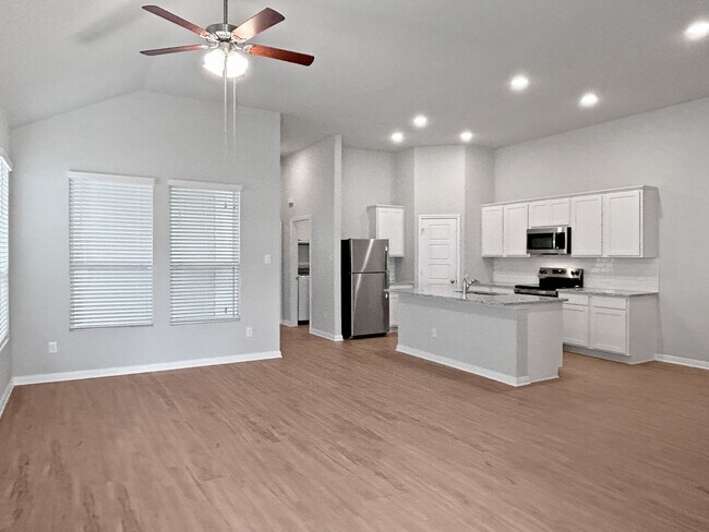Foto del edificio - 2024 New Construction Duplex off Potranco | 3/2 + Washer/Dryer