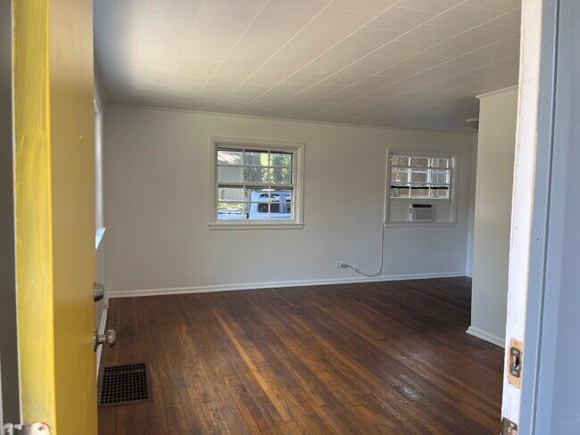 Building Photo - 167 Mount Clare Ave