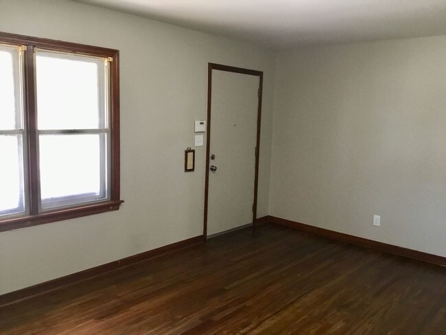 Building Photo - 3 br, 1 bath House - 1125 Bellevidere Drive