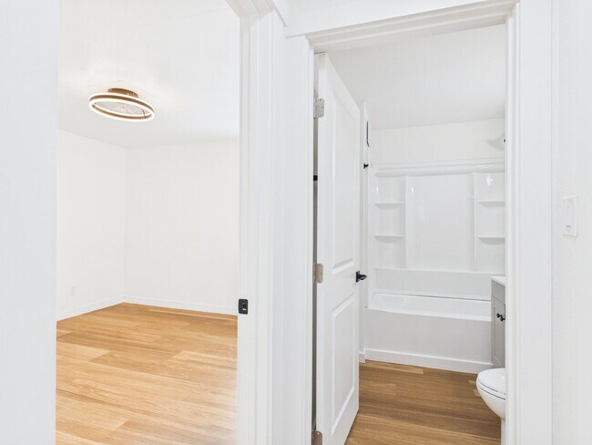 Foto del edificio - 902 Gilmore St
