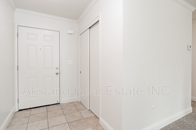 Foto del edificio - 439 Cherry Ln