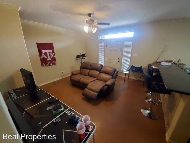 Building Photo - 4 br, 3 bath House - 3227 Sergeant Drive A