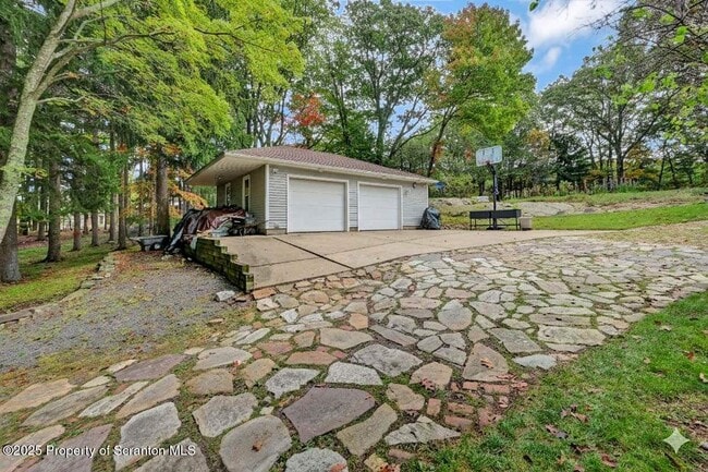 Building Photo - 3360 Forest Rd