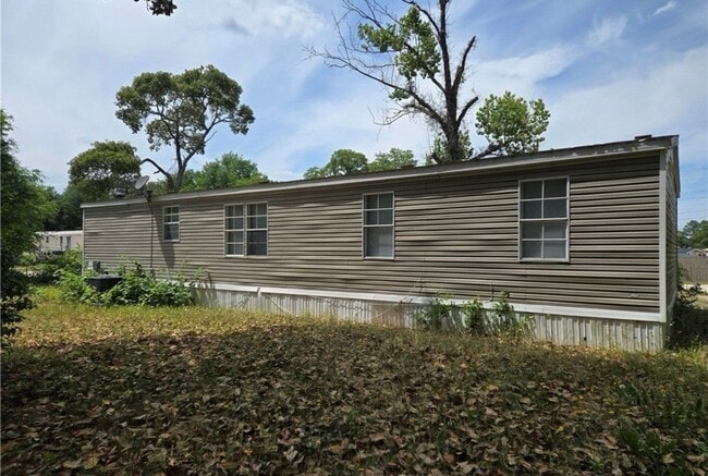 Building Photo - 2611 Warhorse St