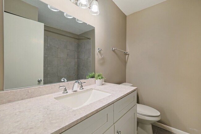 Foto del edificio - 3901-3903 Hawthorne Ave