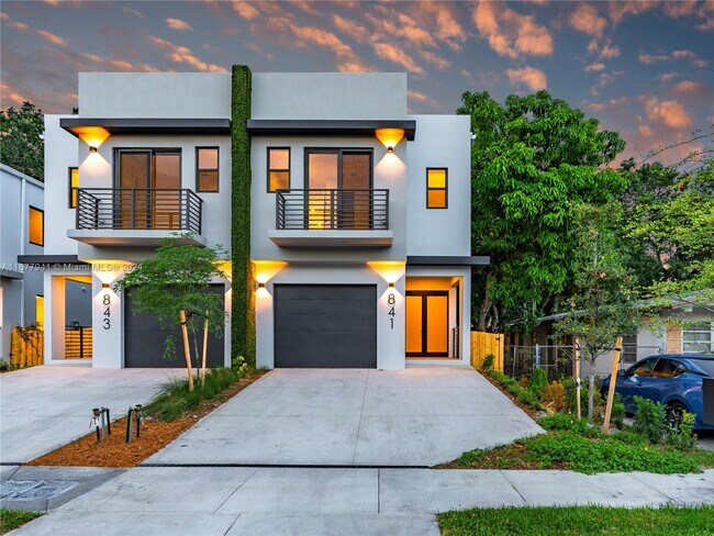 Building Photo - 841 SW 29th St