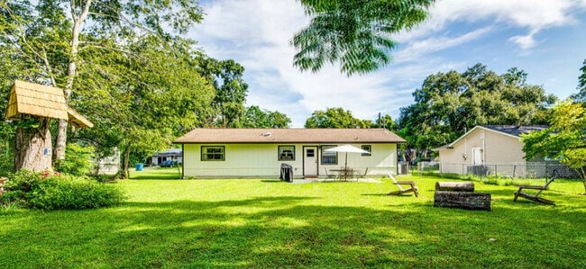 Foto del edificio - 20126 Suncrest Dr