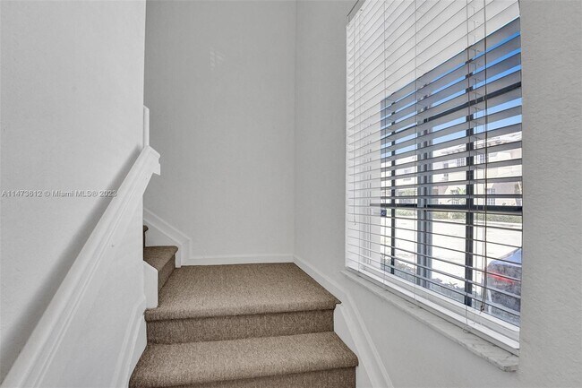 Foto del edificio - 1943 Freeport Dr