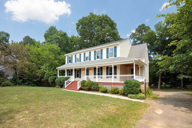 Building Photo - Large 5 Bedroom/3.5 Bathroom Home in Mecha...
