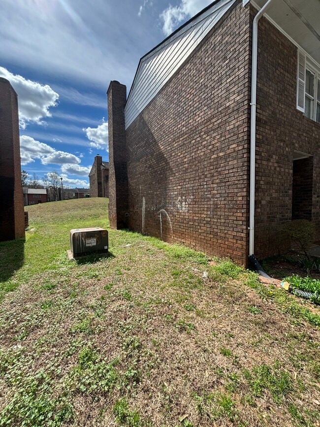 Building Photo - 4489 Golf Vista Cir