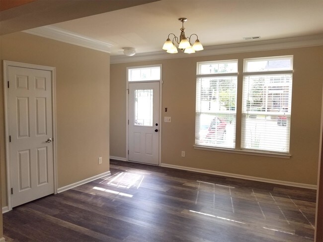 Building Photo - 506 Berry Chase Way