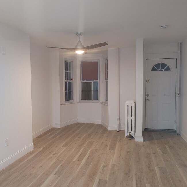 Foto del edificio - 116 Fairview Ave