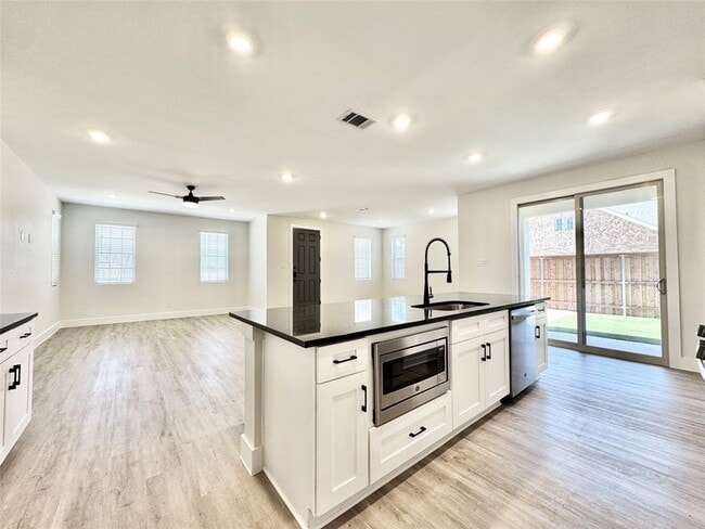 Photo - 8736 Kington House