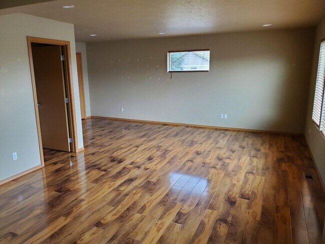 Foto del edificio - 1603 S Cochran St