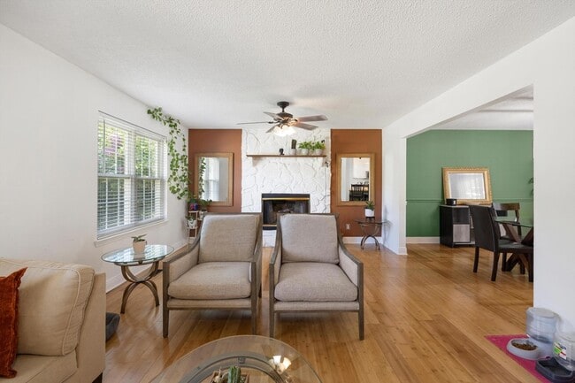 Building Photo - 8410 Smoketree Cir