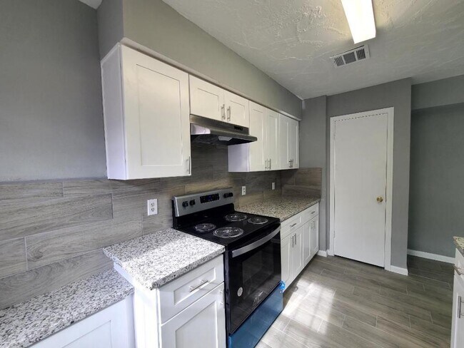 Building Photo - 11710 Zarroll Dr
