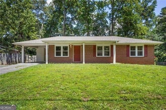 Building Photo - 2416 Lakewood Dr NW