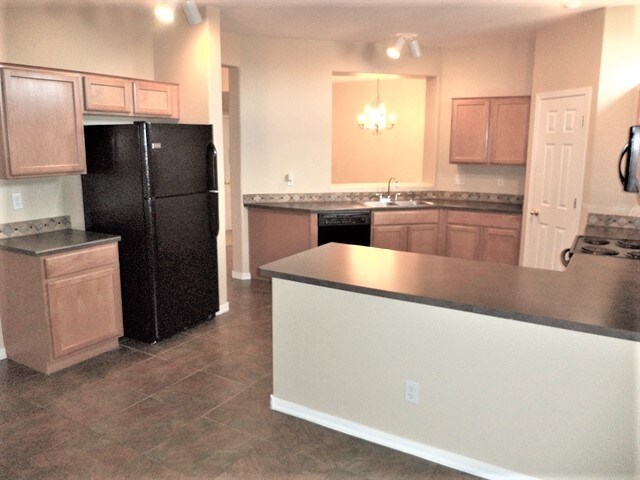 Building Photo - 14789 S Camino Tierra del Rio