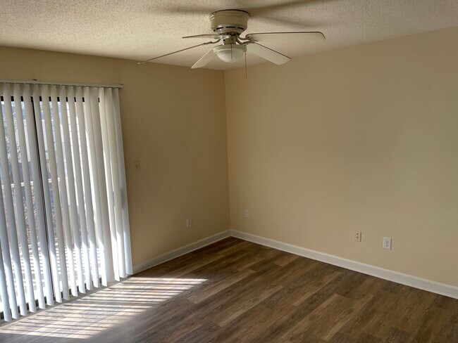 Building Photo - 8719 Sharonbrook Dr