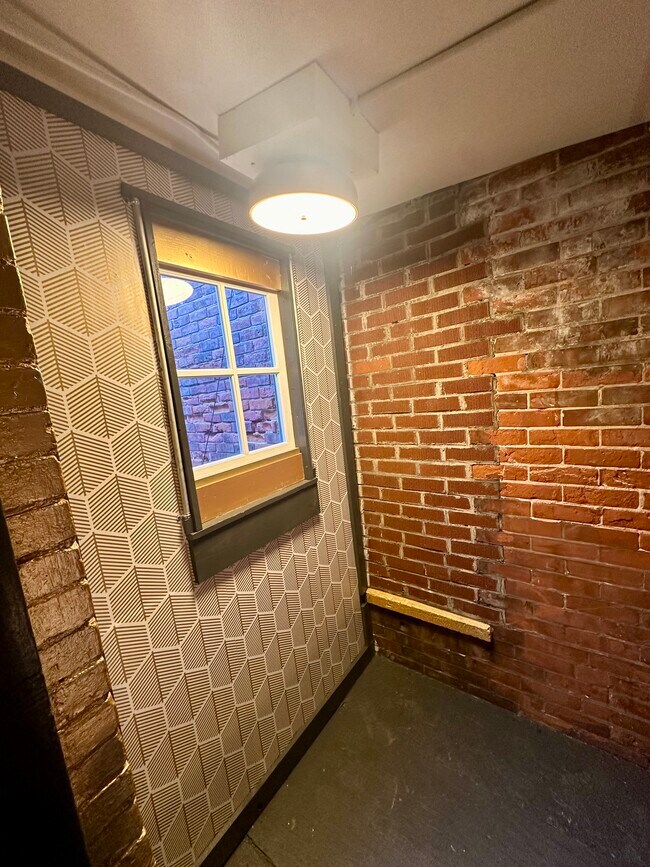 Foto del edificio - 415 S James St