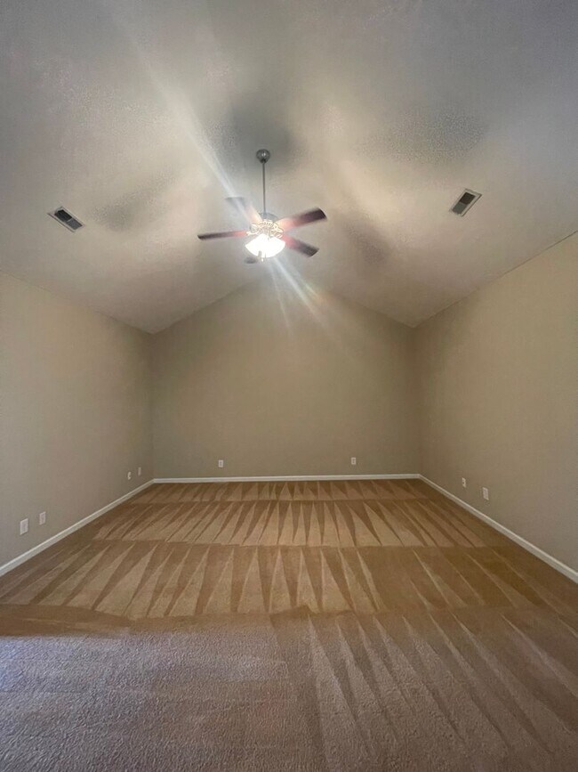 Foto del edificio - Charming Ranch-Style Townhouse!