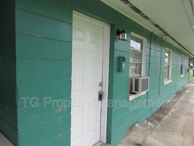 Foto del edificio - 7459 Grant Ave
