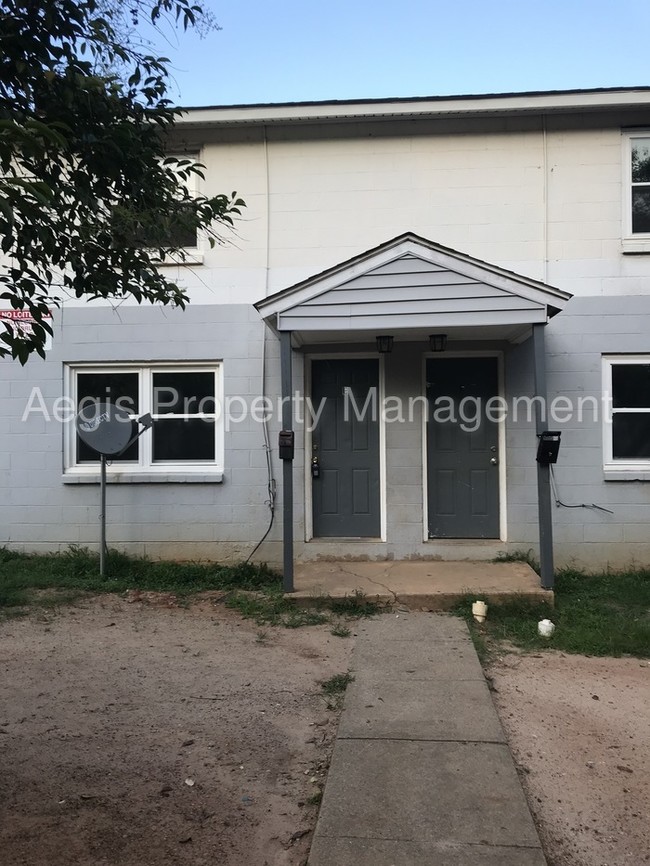 Building Photo - 500 Bragg St