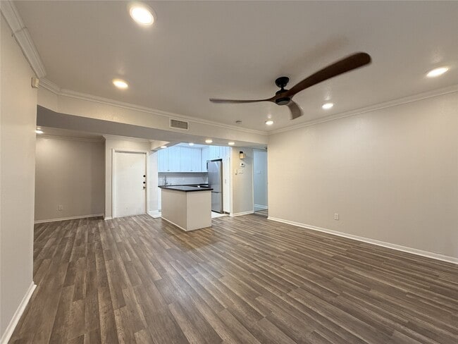Foto del edificio - 3045 Walnut Bend Ln